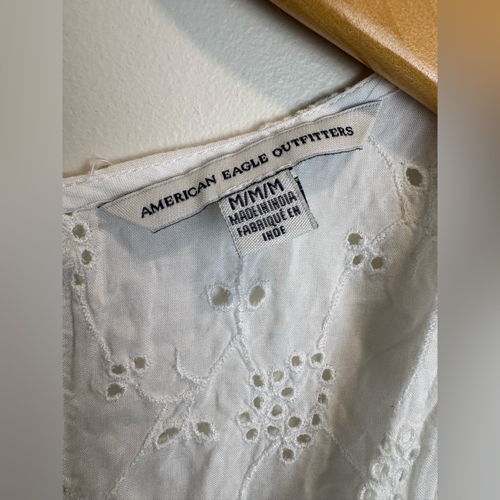 Lightweight American Eagle White Flowy Top - Picture 6 of 6